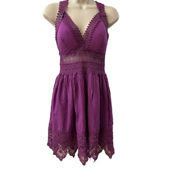 Fashion Nova ~ Lucie Lace Mini Dress ~ lace detailing ~ padded bust ~size XSmall - Picture 2 of 16